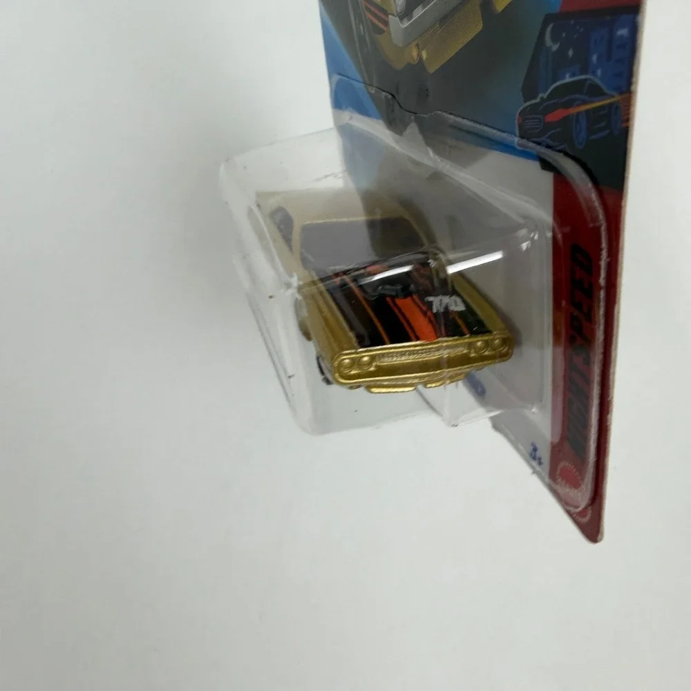Hot Wheels 70 Dodge Hemi Challenger Gold‎ Nightburnerz 4/10 Diecast Car 2026